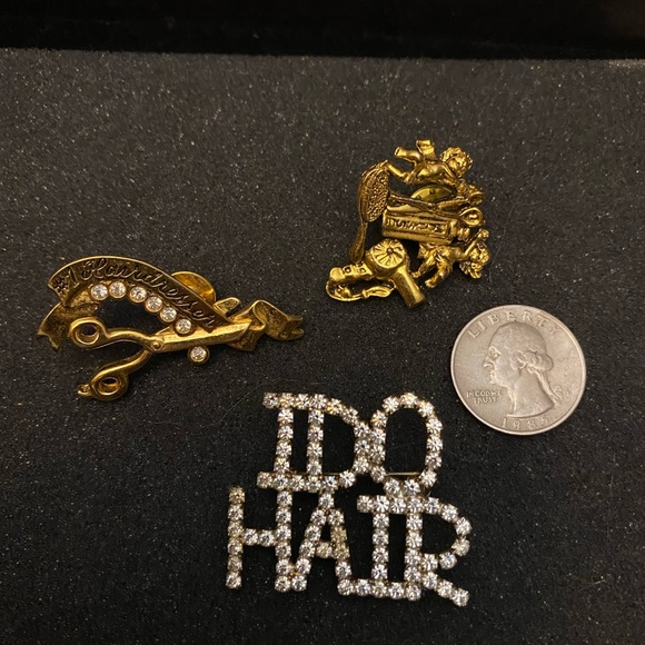 Stylist Hairdresser Beautician Pins Brooches Gold tone and Rhinestone - Picture 2 of 6